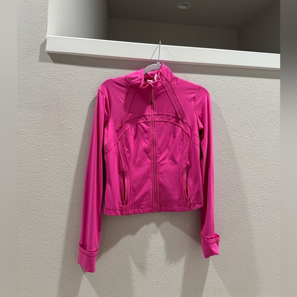 (10) Lululemon Define Cropped Half Zip *Luon
Sonic Pink - Picture 3 of 11